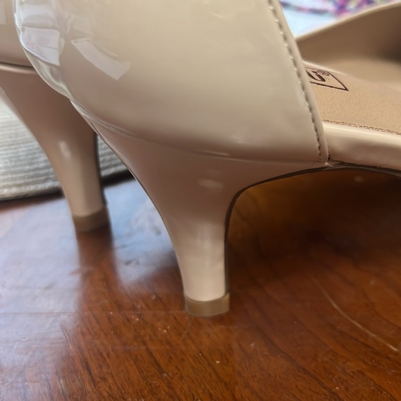 New without box IDIFU Womens Beige/ nude Heels size 11 - Picture 3 of 5